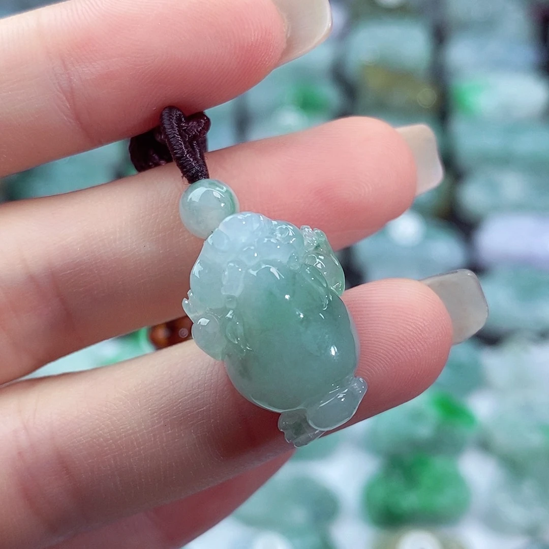 颈饰未镶嵌翡翠天然