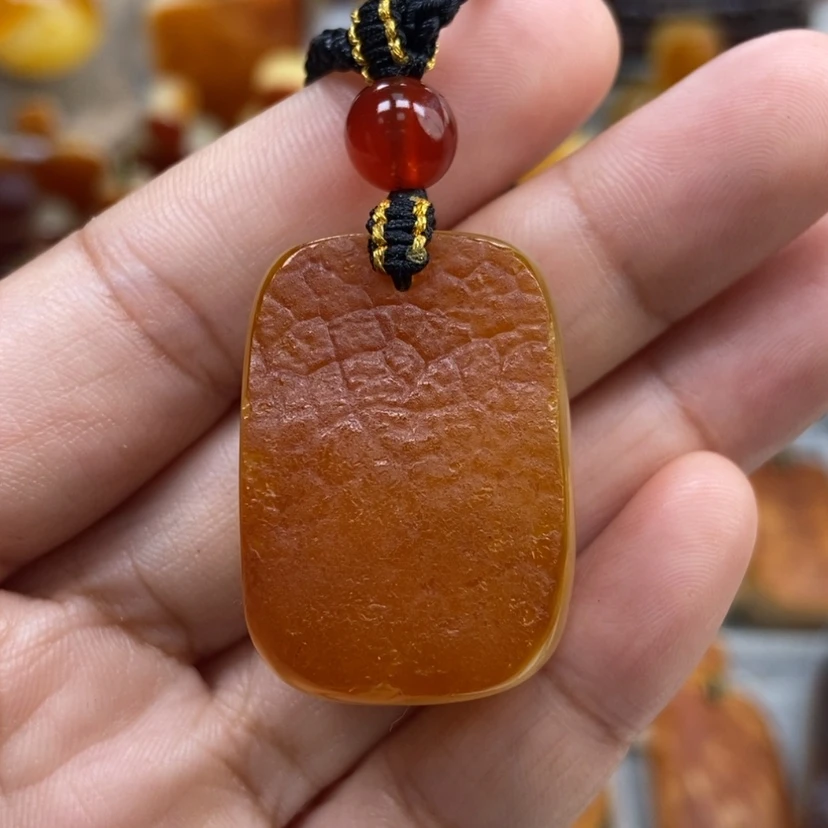 【闪购商品】琥珀颈饰未镶嵌