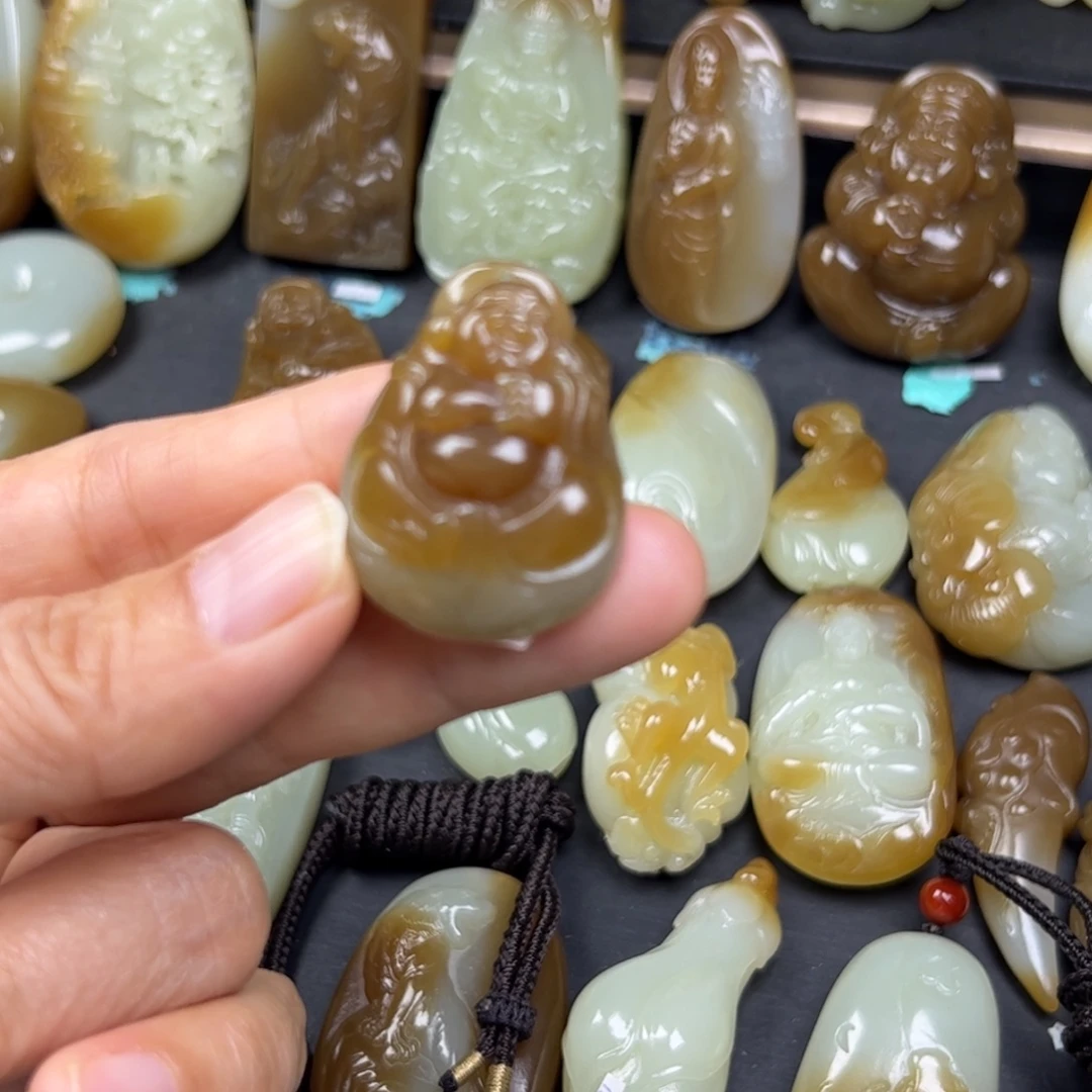 和田玉（糖玉）未镶嵌颈饰