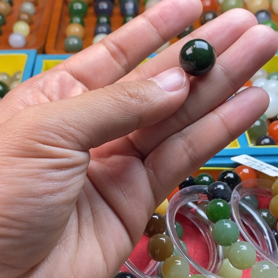 和田玉未镶嵌珠宝半成品卡14红皮深菠菜绿y