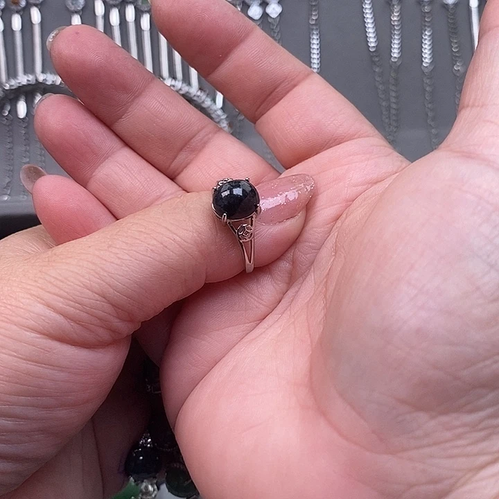 未镶嵌戒指翡翠淡**色缅甸