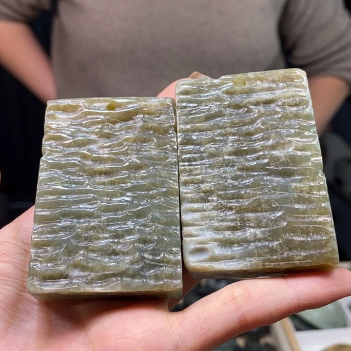 岫岩河磨玉（透闪石质玉）颈饰未镶嵌