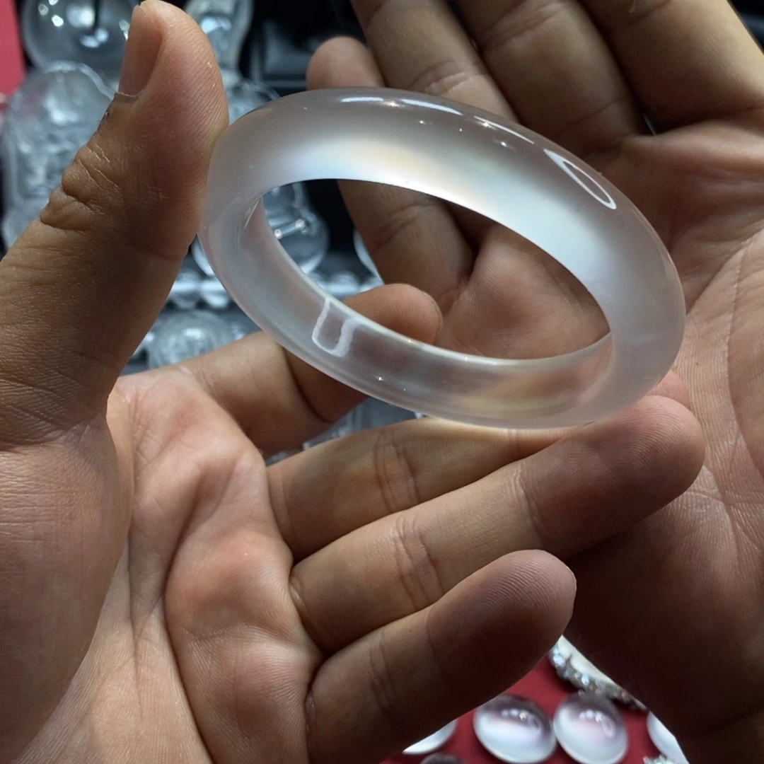 石英质玉吊坠未镶嵌廖*羽