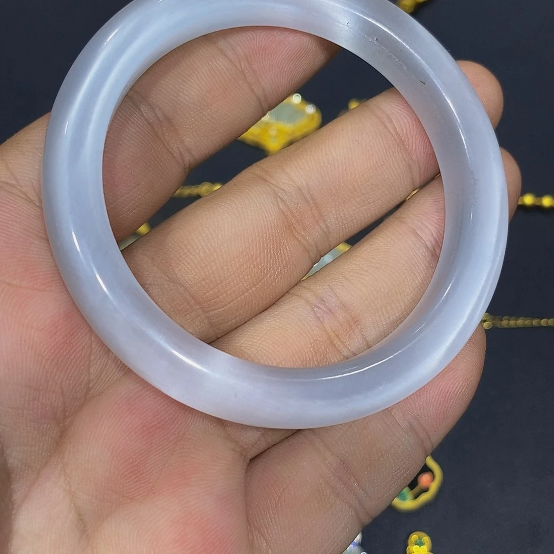 玛瑙/玉髓手镯未镶嵌曾****?