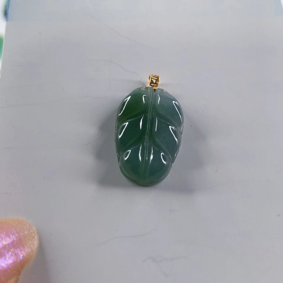 翡翠未镶嵌颈饰叶子