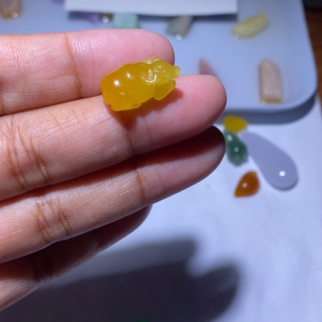 颈饰未镶嵌翡翠静****寓