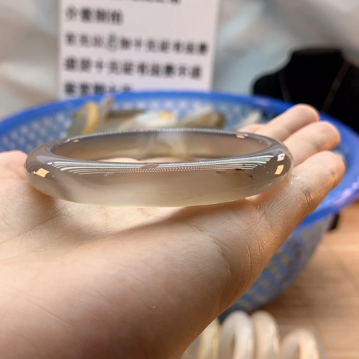 【闪购商品】玛瑙/玉髓手镯未镶嵌重****姐