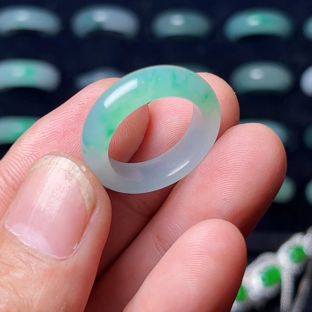 定制翡翠未镶嵌圈口17号