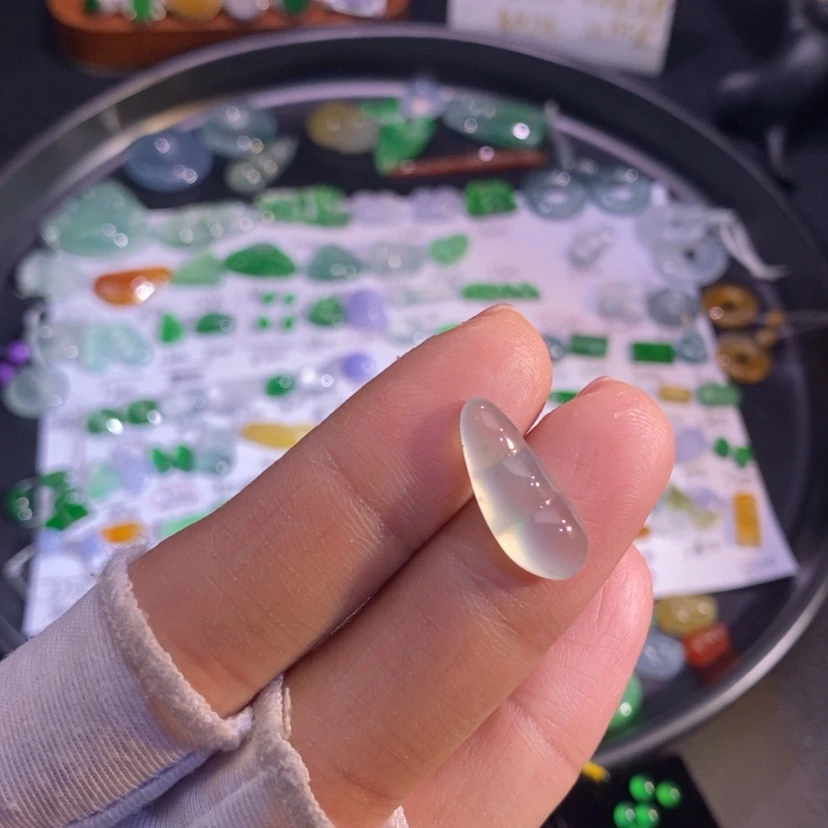 【闪购商品】翡翠挂件未镶嵌豆子