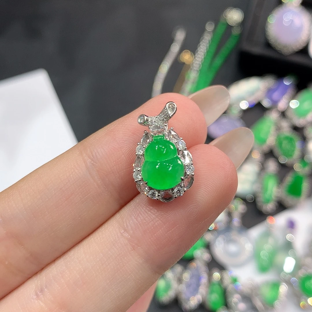 翡翠18K金镶嵌颈饰木那正冰金丝阳绿葫芦 48小时鉴赏期