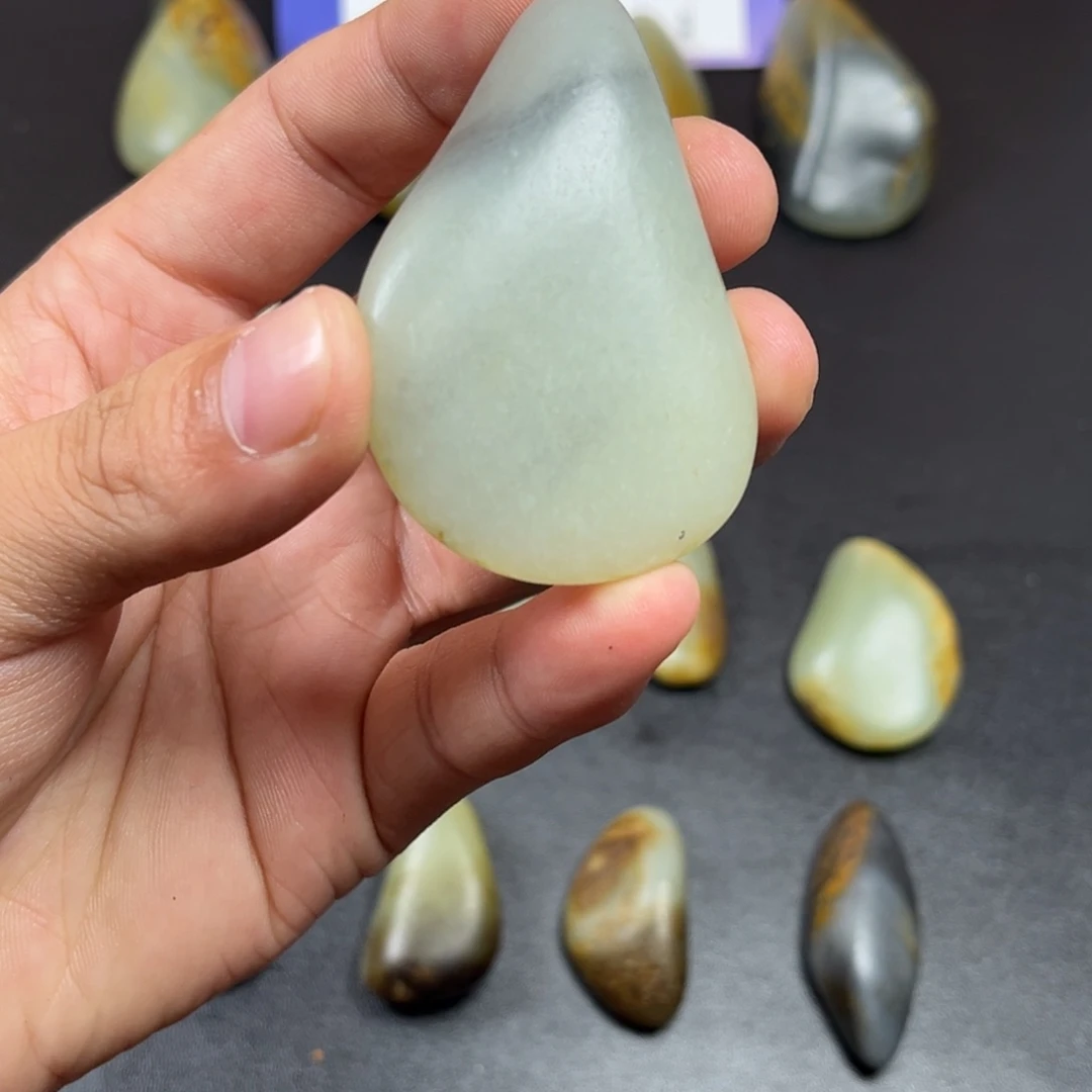 沙***地和田玉（糖玉）未镶嵌挂件