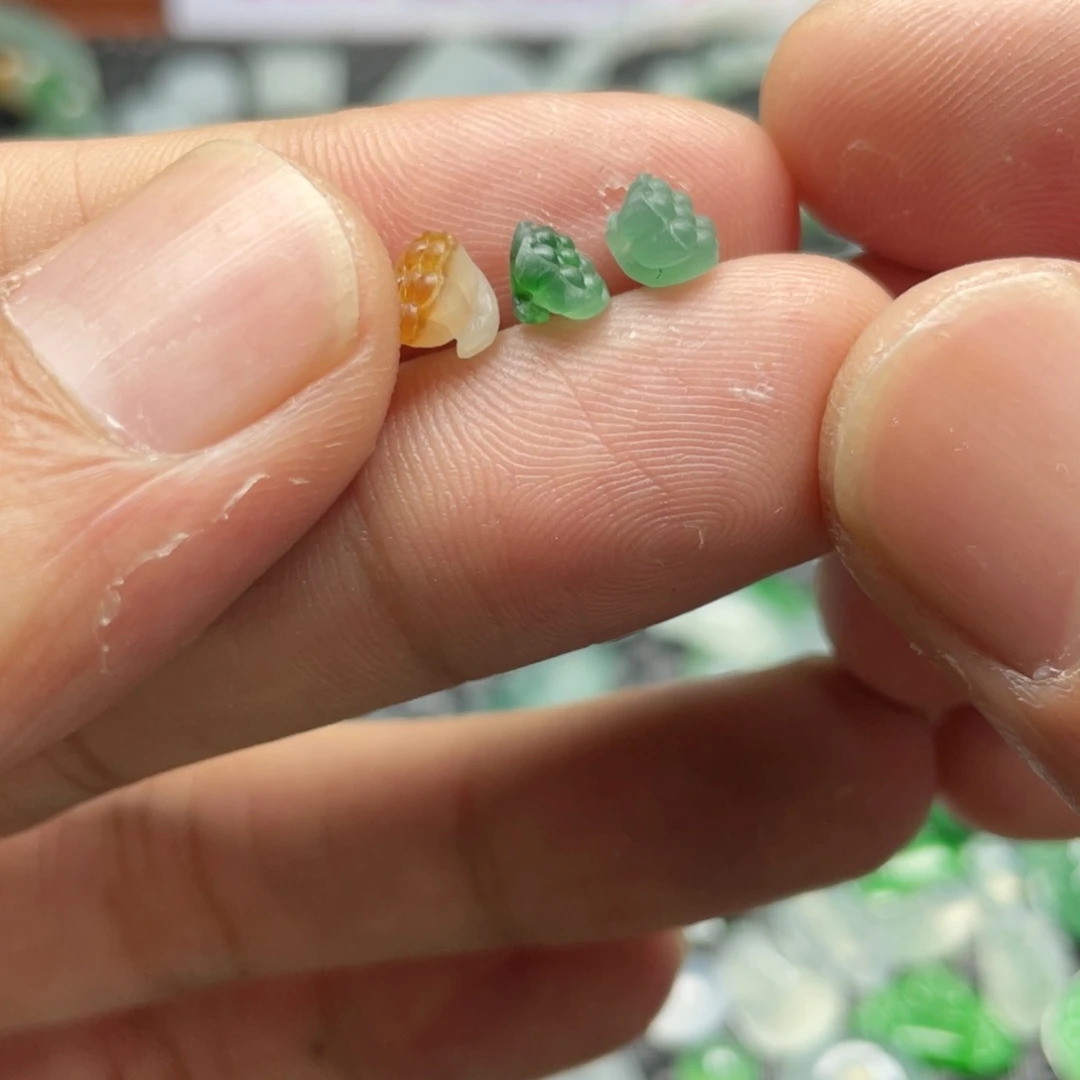 定制翡翠未镶嵌浅**蓝翡翠