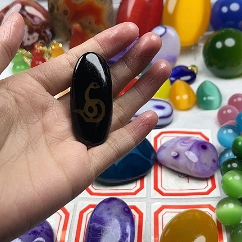 玛瑙/玉髓耳钉未镶嵌