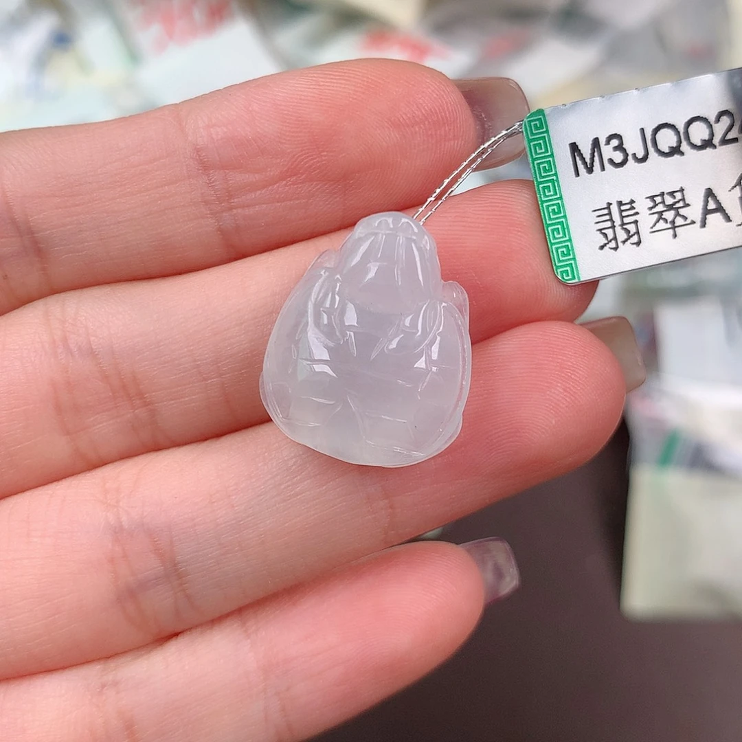翡翠挂件未镶嵌….