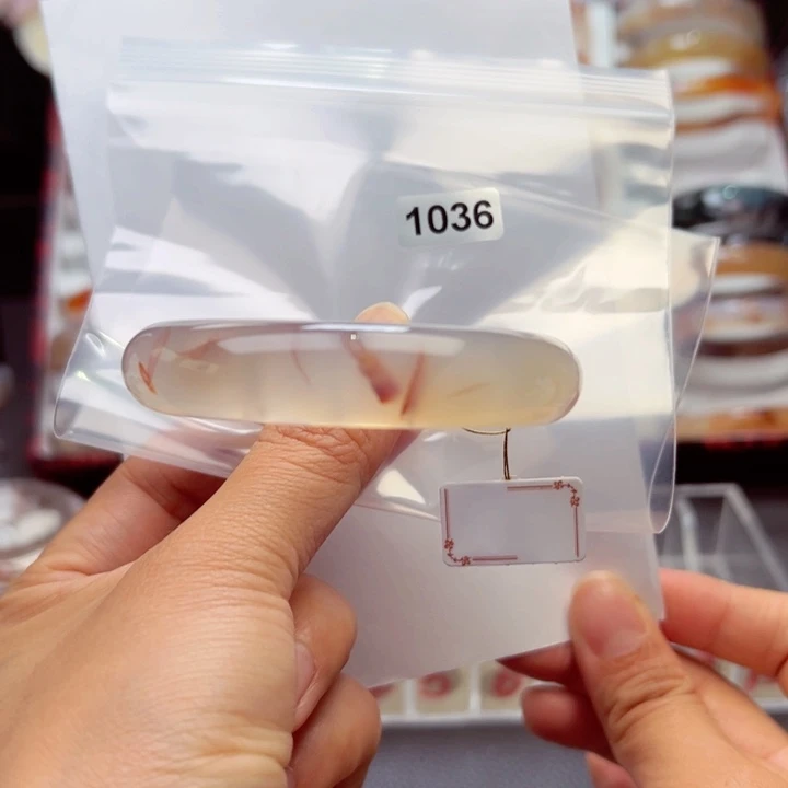 玛瑙/玉髓手镯未镶嵌离**嫣