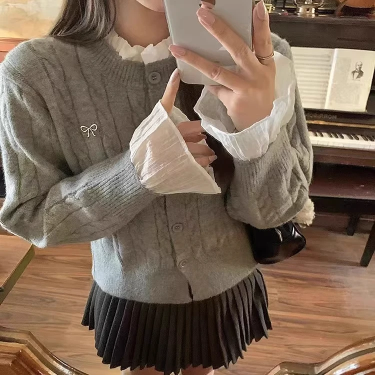 韩系学院风假两件木耳边麻花毛衣开衫女短款百搭圆领拼接针织衫秋