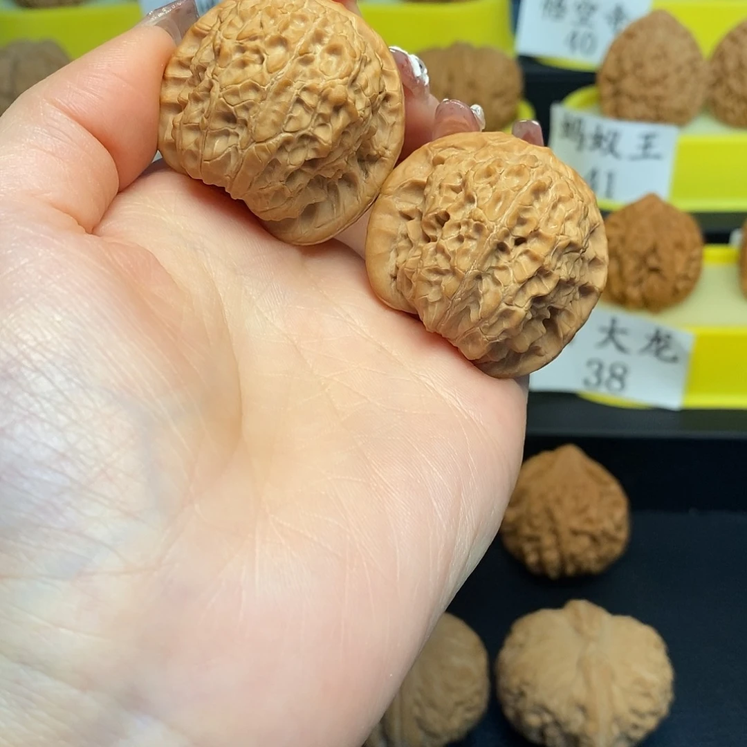 文玩核桃吊坠森麒麟