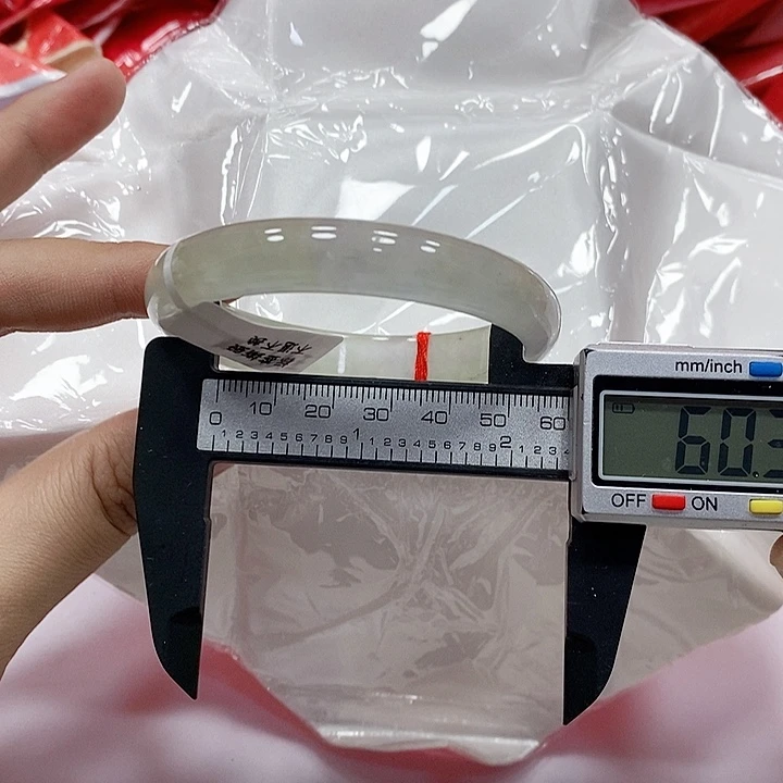 翡翠手镯未镶嵌79