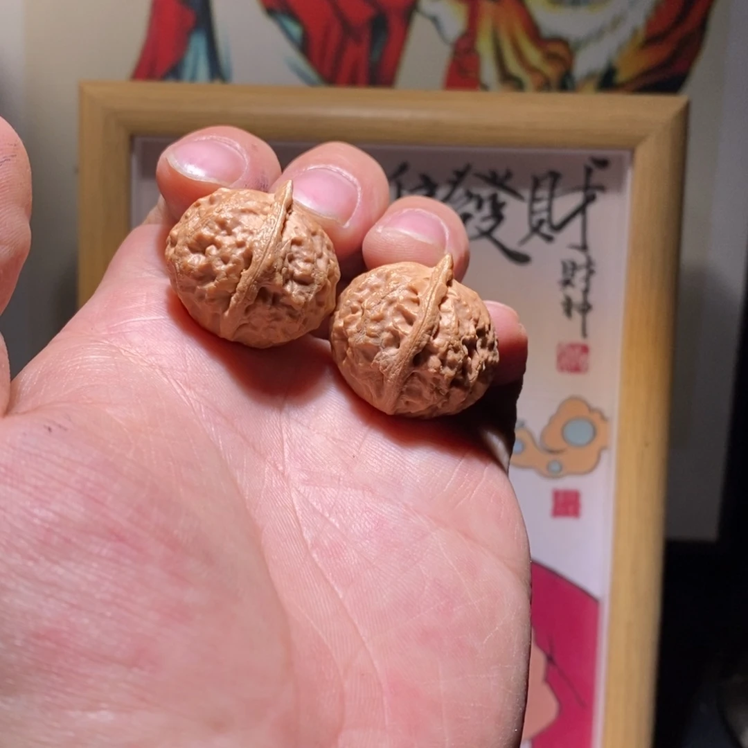 文玩核桃把件8号麒麟饕餮龙珠