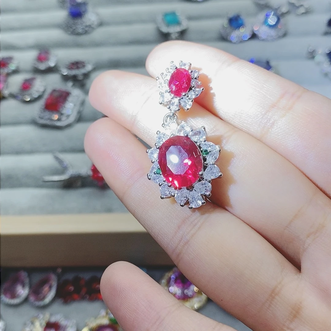 【闪购商品】银S925镶嵌托帕石耳饰