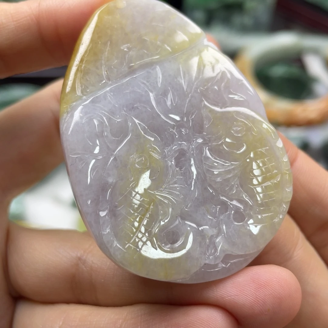 翡翠未镶嵌颈饰牌子