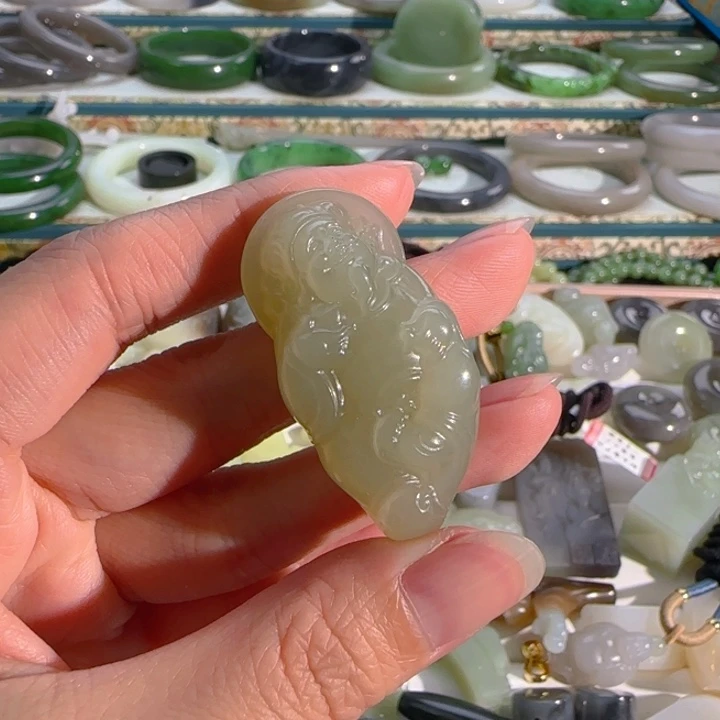 颈饰未镶嵌和田玉财财吊坠