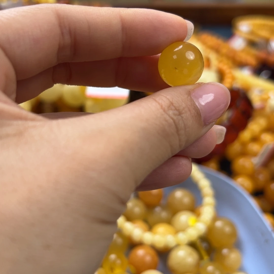 未镶嵌琥珀珠宝奇石