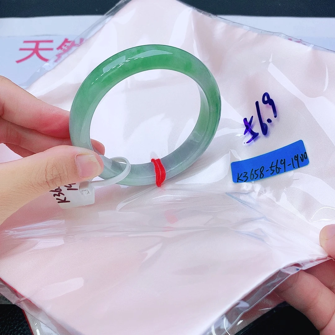 D***.翡翠未镶嵌手镯我