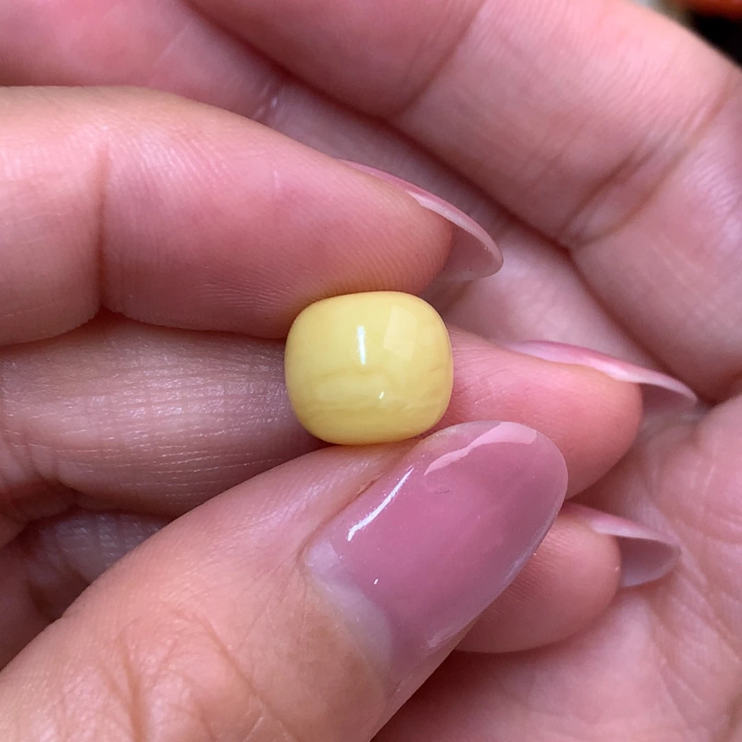 小***.琥珀未镶嵌裸石蜜蜡