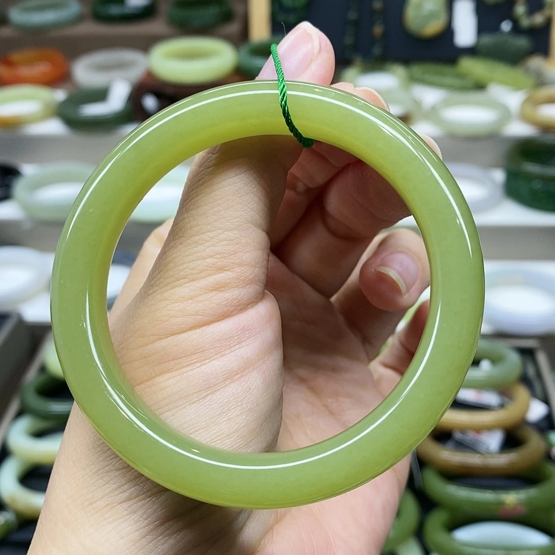 【闪购商品】未镶嵌手镯和田玉