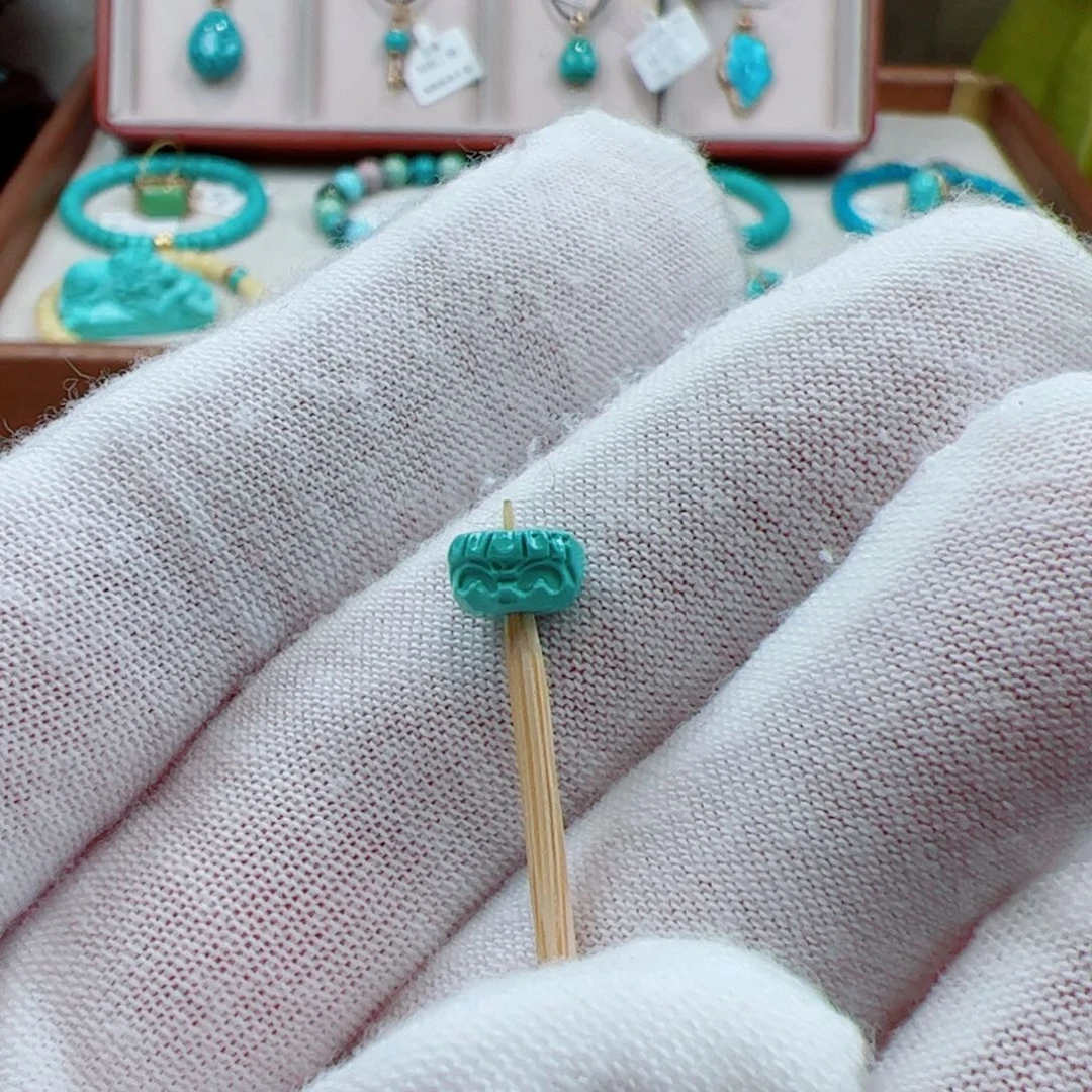 绿松石挂件未镶嵌1个