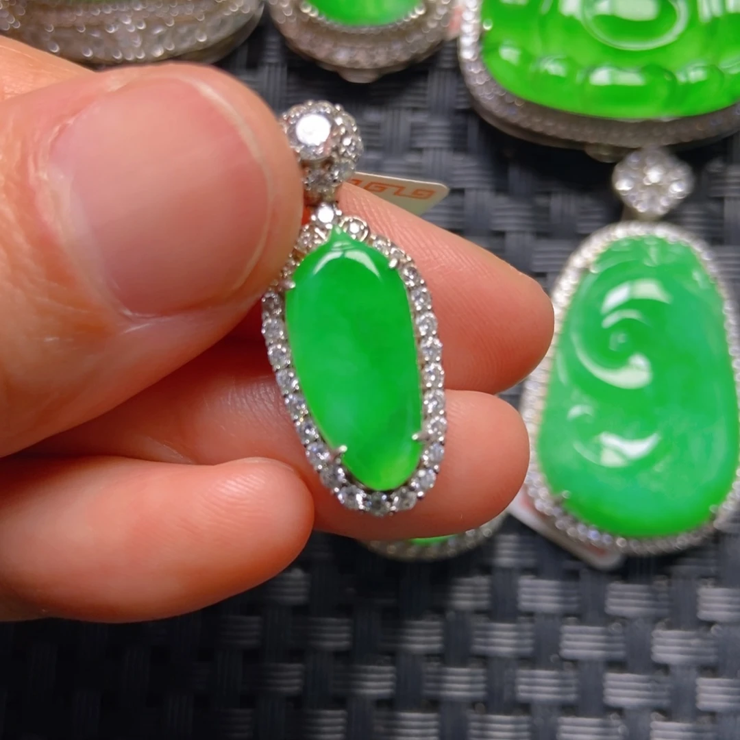 翡翠银S925镶嵌颈饰福瓜吊坠