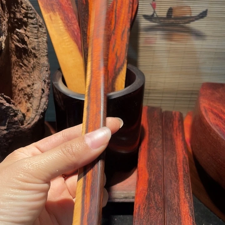 陈***檀香紫檀（小叶紫檀）