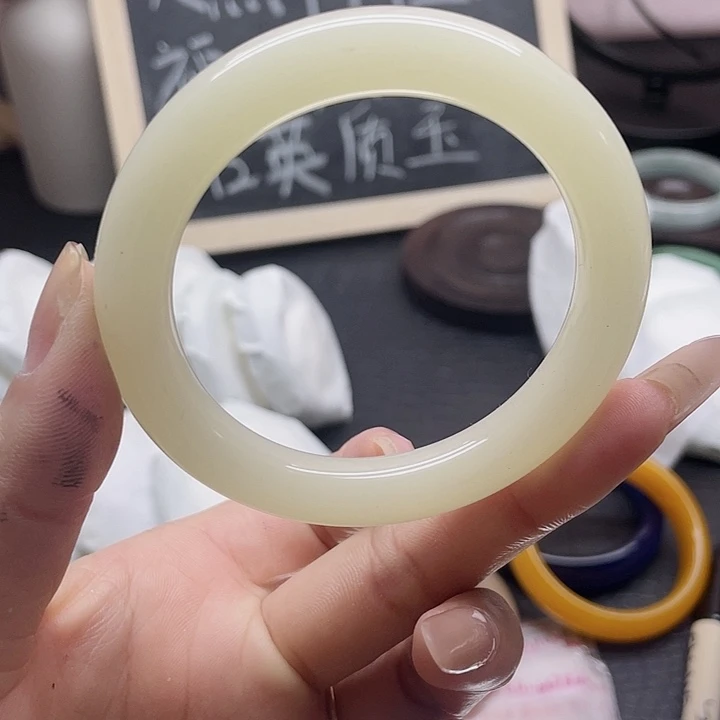 石英岩玉未镶嵌手镯41