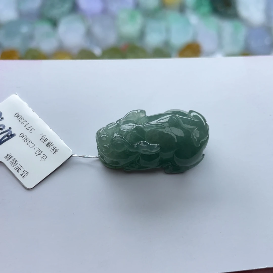 翡翠颈饰未镶嵌貔貅