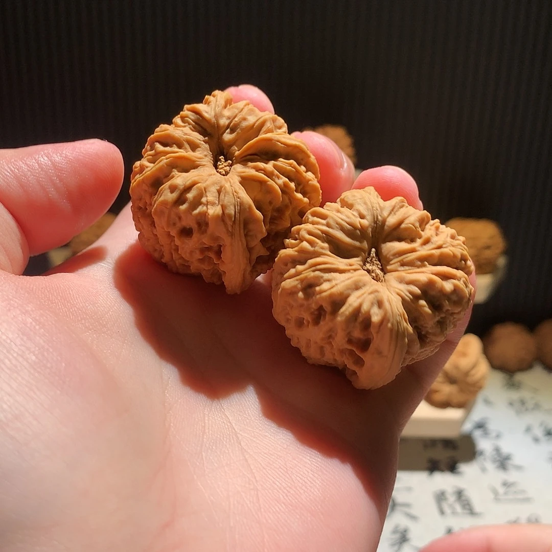 文玩核桃把件王*定40南疆