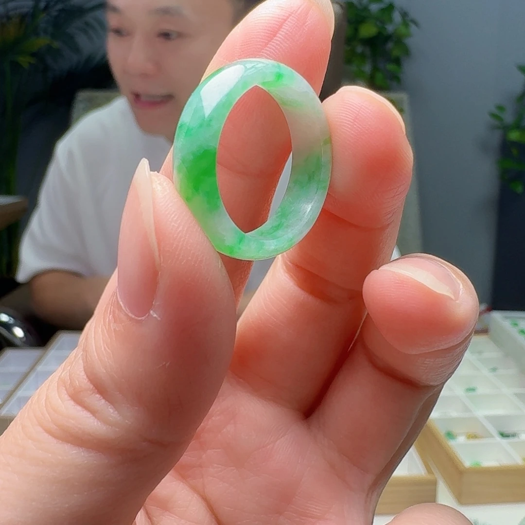 翡翠未镶嵌戒指天然
