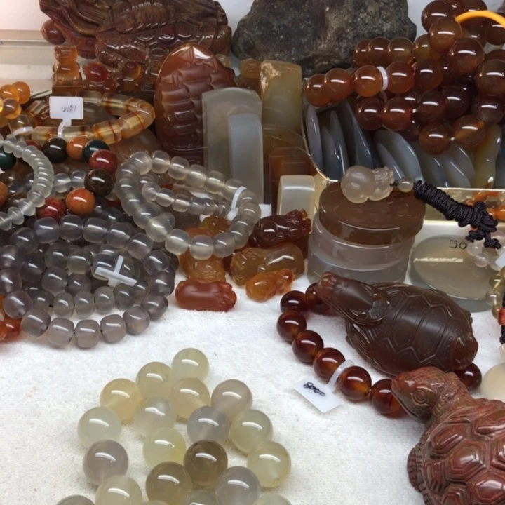 欣****玛瑙/玉髓手链未镶嵌