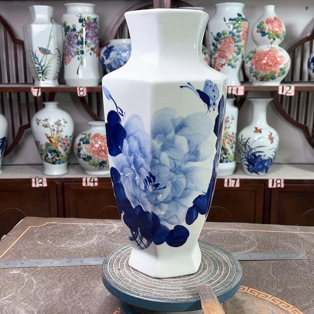 摆件景德镇陶瓷6青牡