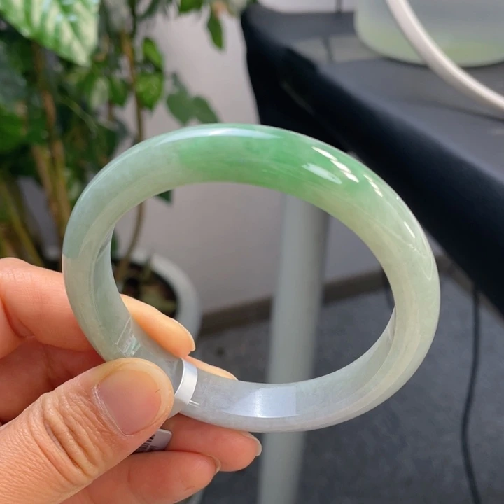 翡翠未镶嵌手镯缅甸翡翠