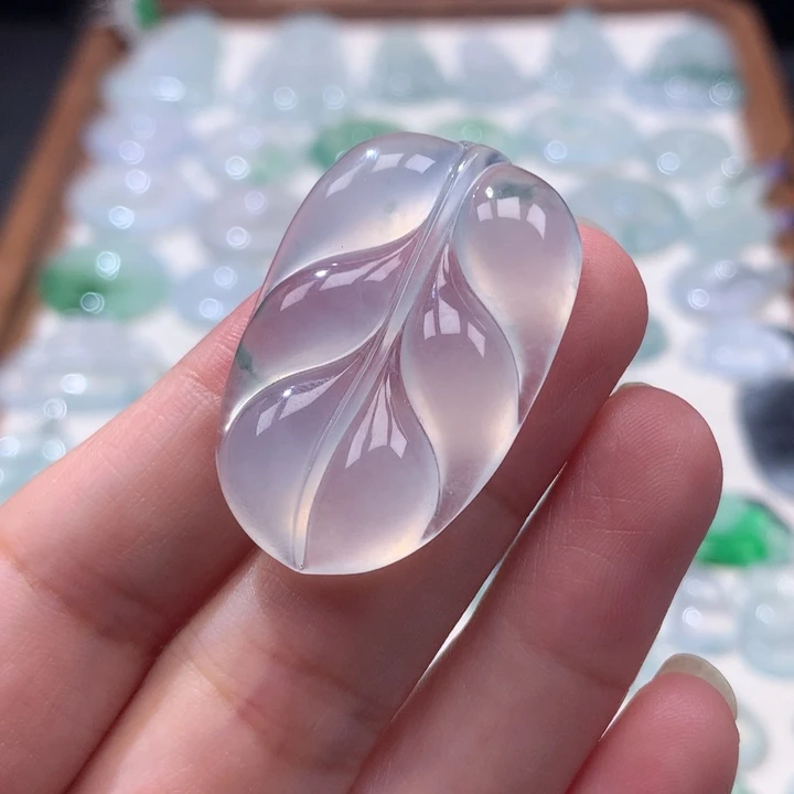 颈饰未镶嵌翡翠高冰飘花大叶子