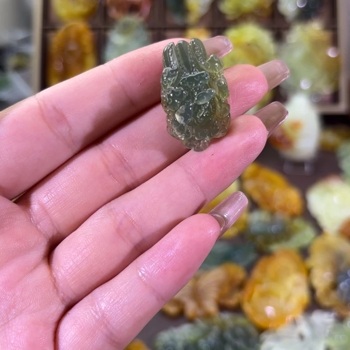 未镶嵌蛇纹石玉颈饰