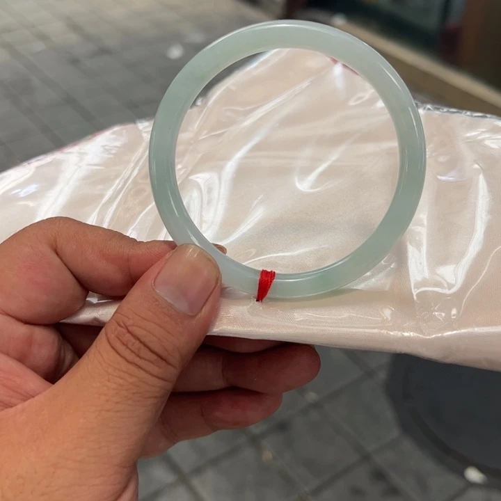 翡翠手镯未镶嵌56圆条