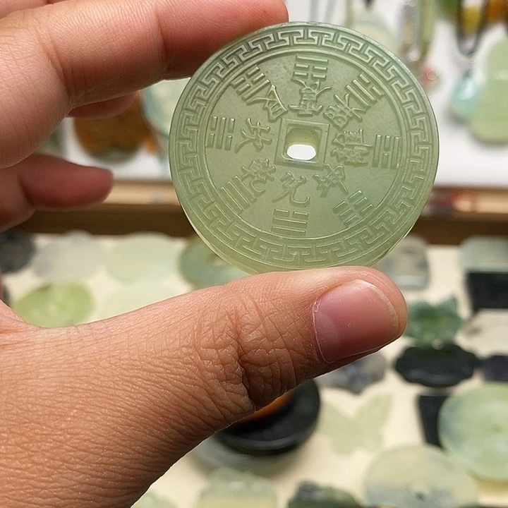 合金蛇纹石玉颈饰