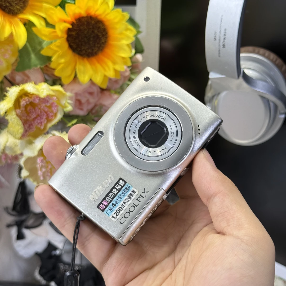 9新 Nikon/尼康 尼康s2500冷白皮网红机1200万像素滤镜多带配件