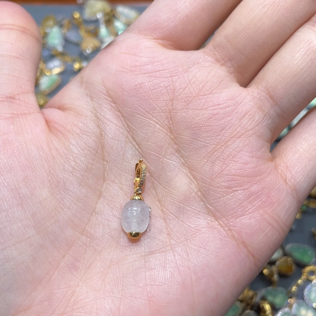 【闪购商品】颈饰18K金镶嵌翡翠