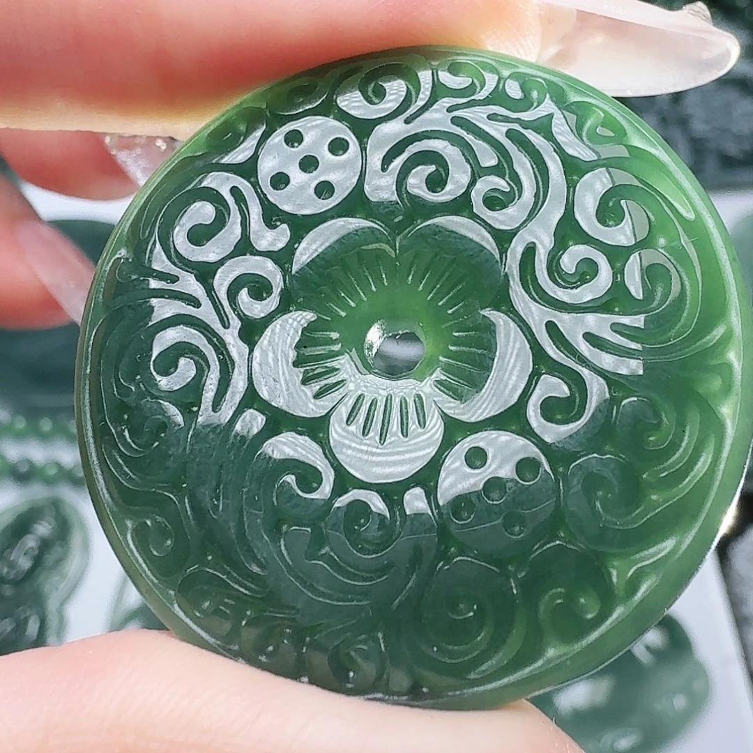 翡翠未镶嵌颈饰111