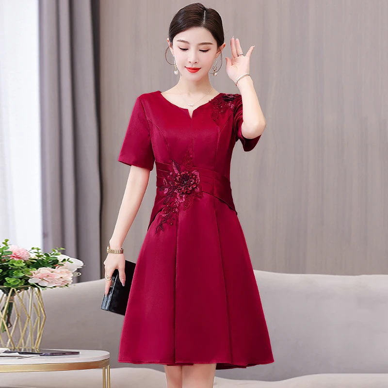 参加婚礼小个子喜妈妈婚宴礼服2025夏季新款喜婆婆装红色气质裙子