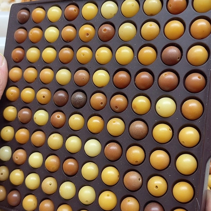 白玉菩提吊坠瑕疵11风化渐变圆珠100颗卡灯牌宠100颗