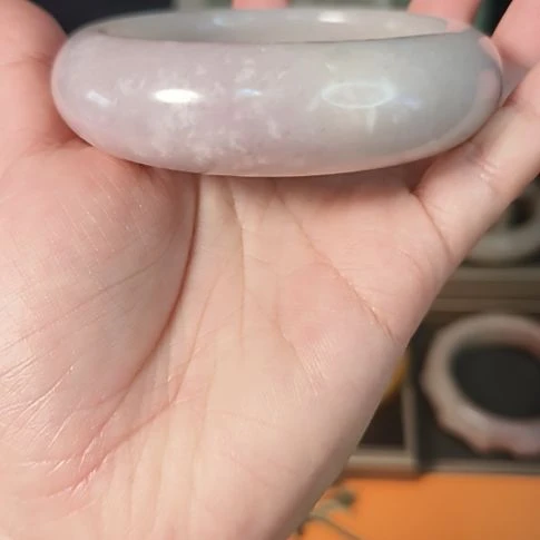 未镶嵌手镯石英质玉